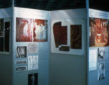 Cinque secoli di tessuto italiano Travelling art exhibition  1982 | Cristiano Toraldo di Francia
